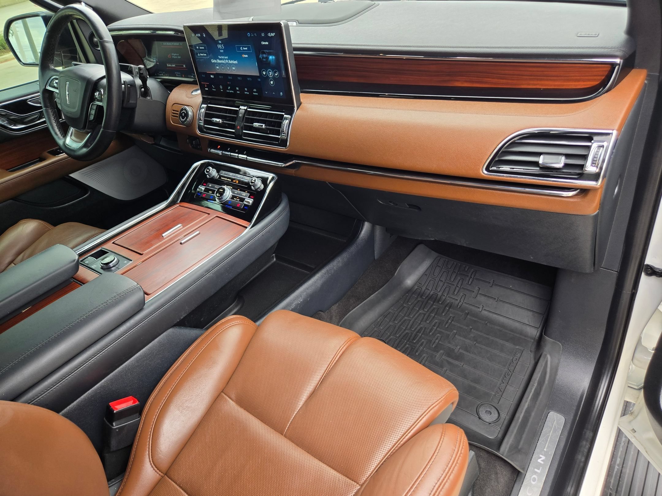 Used 2022 BROWN LINCOLN RESERVE image 25