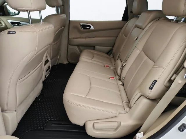 Used 2019 White Nissan SL image 24