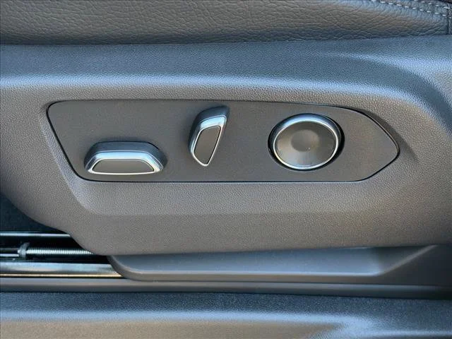 2026 GMC Yukon XL Denali - Photo 31