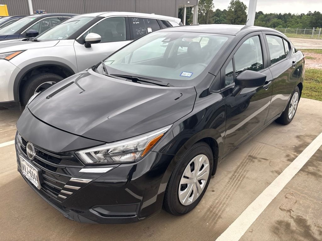 Certified Used 2025 Black Nissan 1.6 S image 1