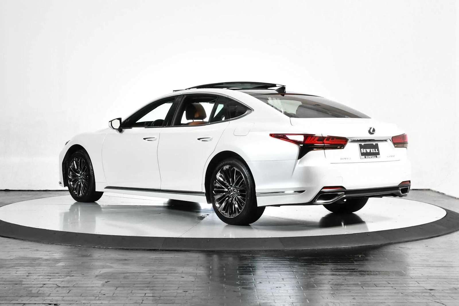 Certified Used 2022 Eminent White Pearl Lexus  image 4