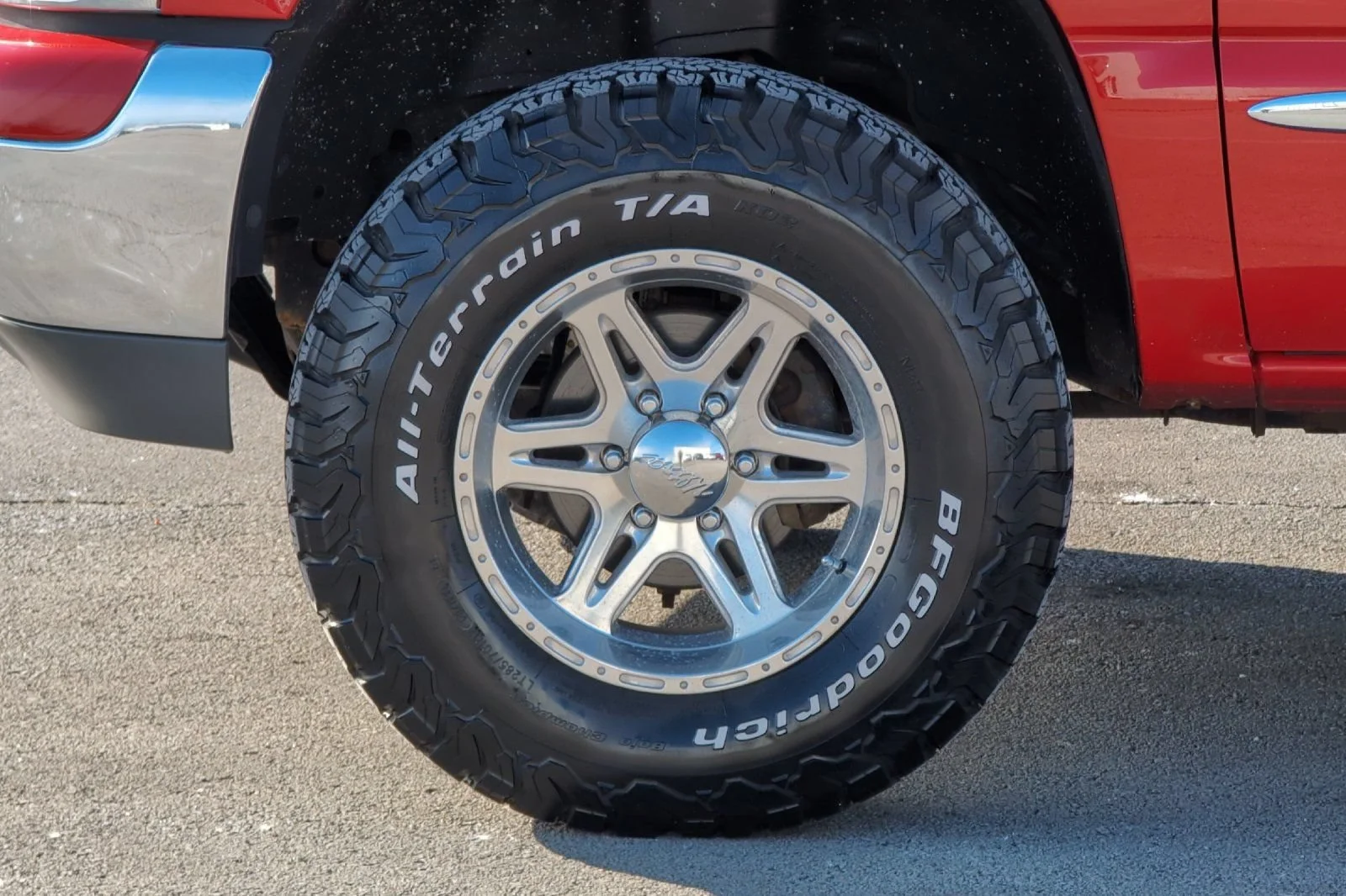 Used 2001 Fire Red GMC SLE image 23