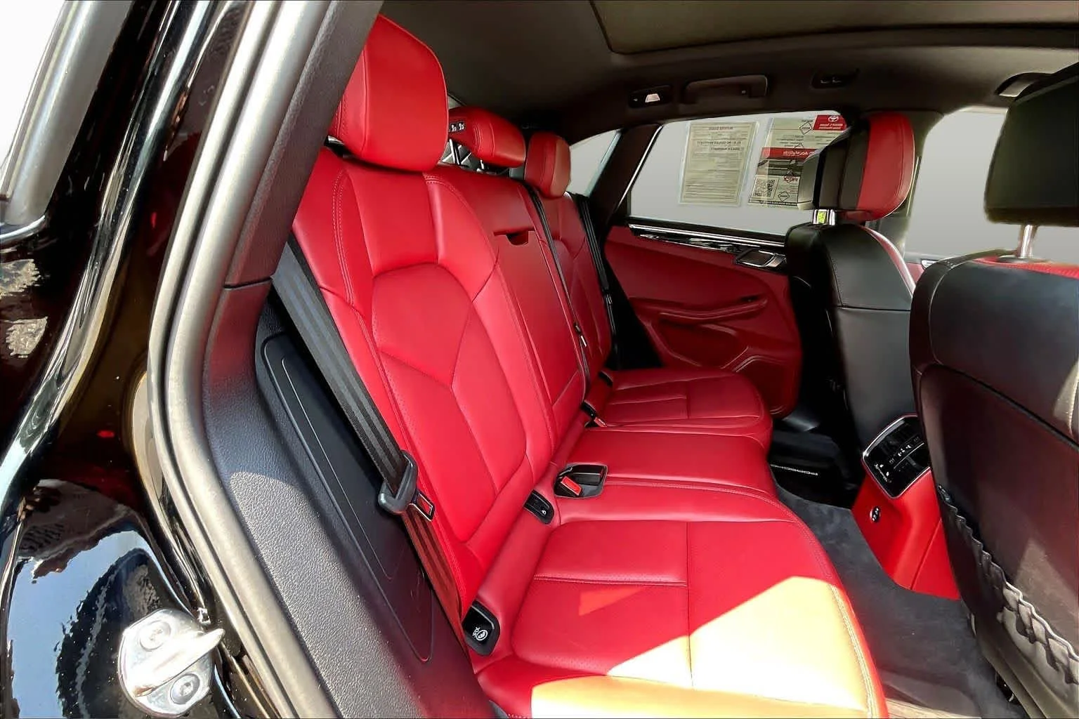 Used 2023  Porsche T image 21