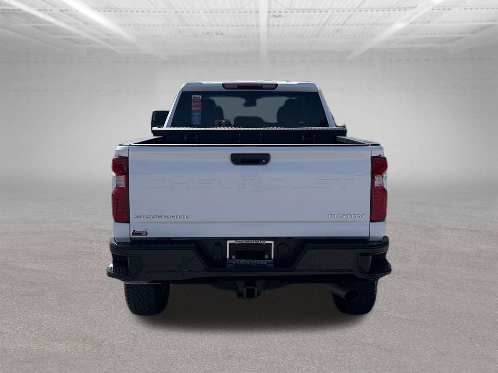 Used 2025 White Chevrolet Custom image 5