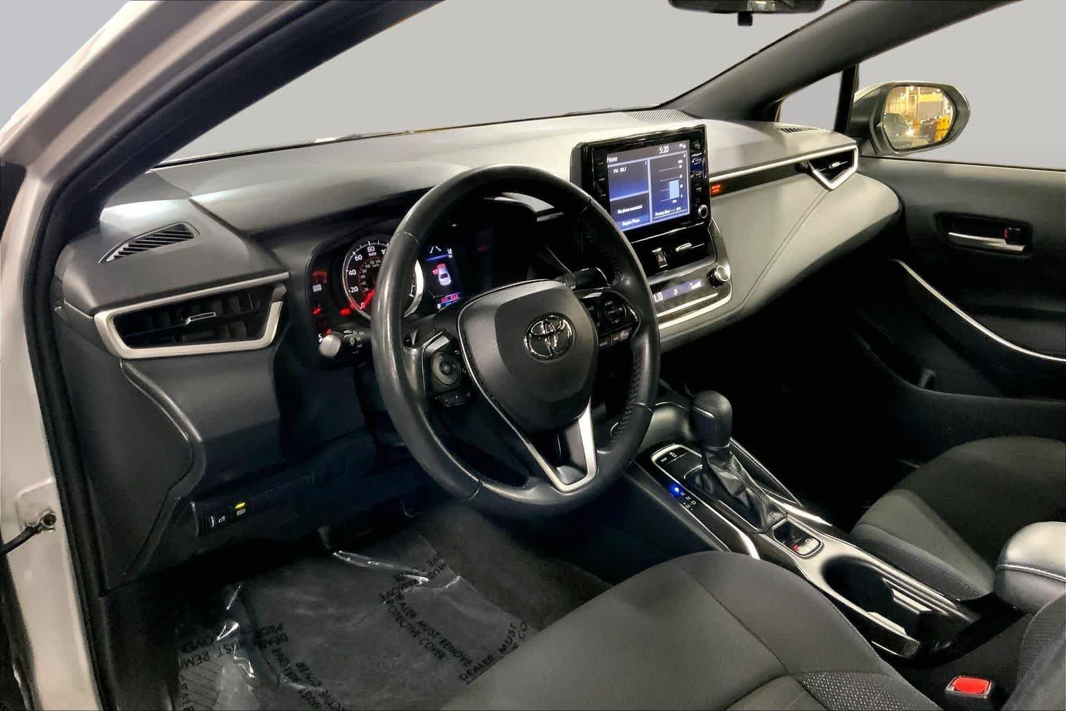 Used 2022 Classic Silver Metallic Toyota SE image 18