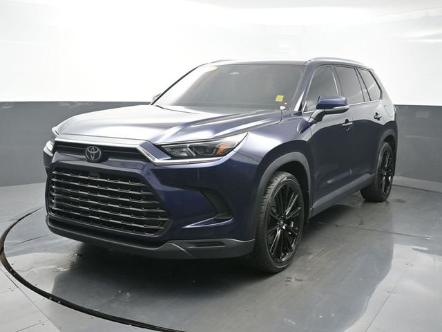 Used 2024  Toyota XLE image 1