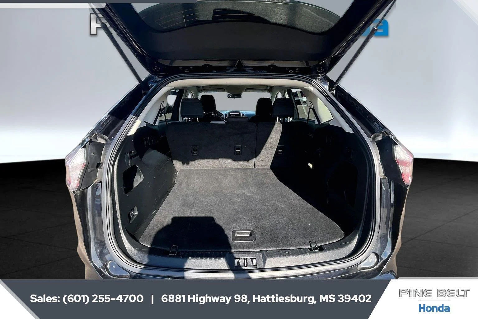 Used 2022 Agate Black Ford SE image 21