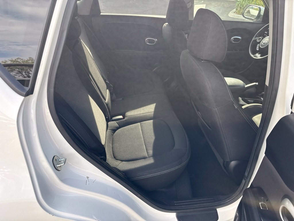 Used 2019 White Kia Plus image 18