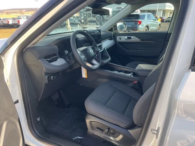 2026 Ford Explorer Active - Photo 8
