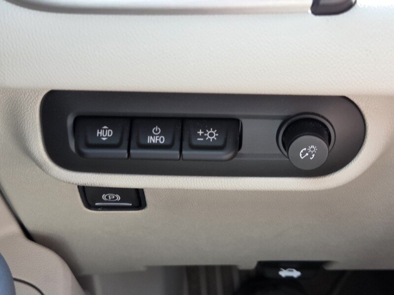 Used 2022 White Frost GMC AWD 4DR DENALI image 30