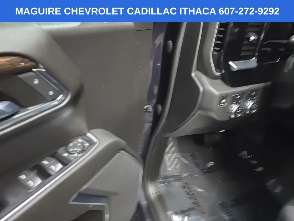 Used 2022 Silver GMC Elevation image 27