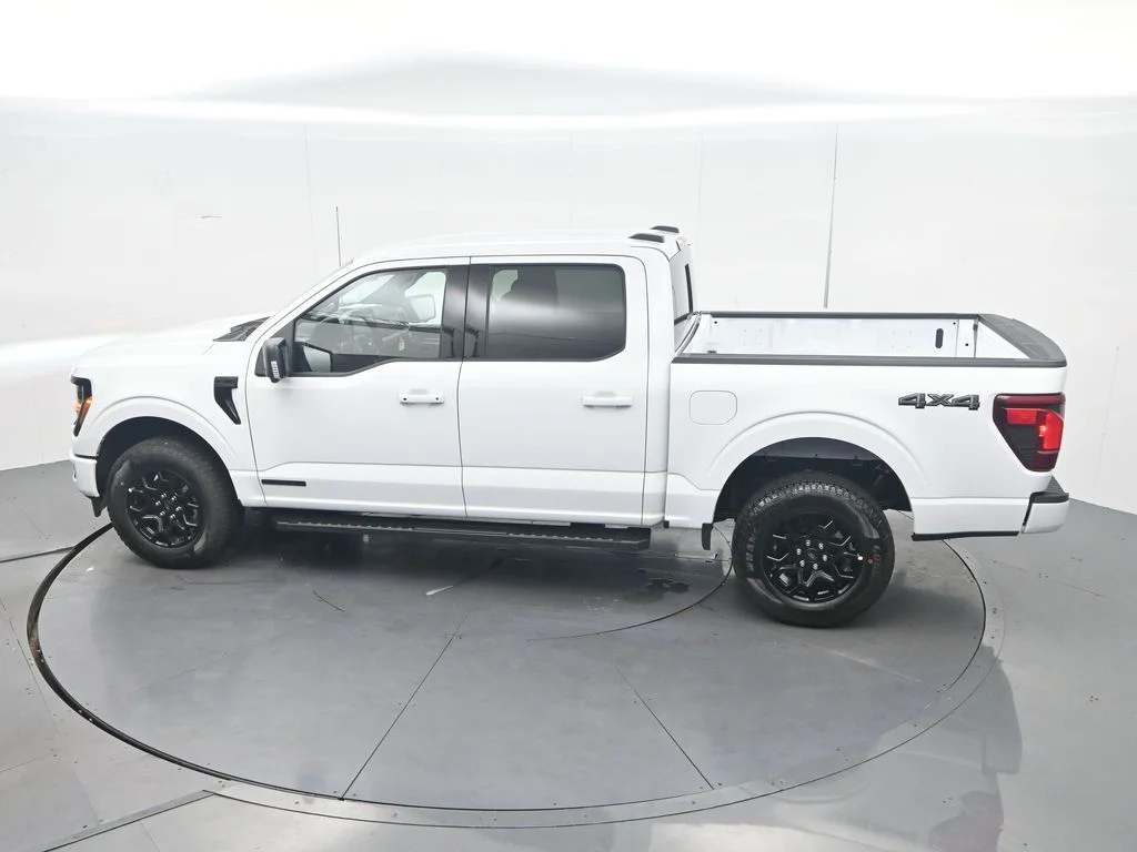 New 2026 Oxford White Ford XLT image 43