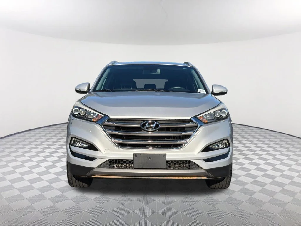 Used 2016 Silver Hyundai Limited image 2