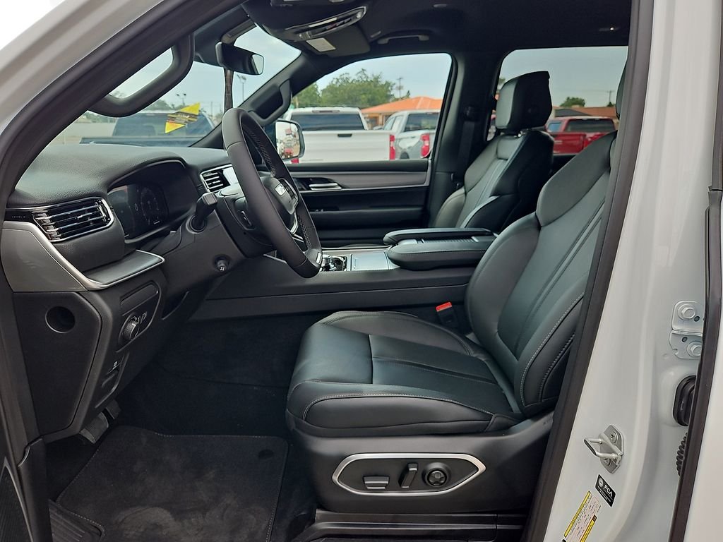 New 2026 Bright White Clearcoat Jeep  image 15