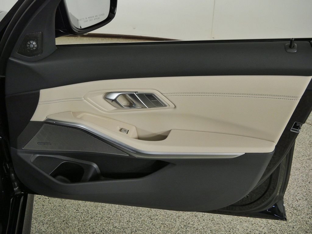 New 2026 Black Sapphire Metallic BMW 330i xDrive image 19