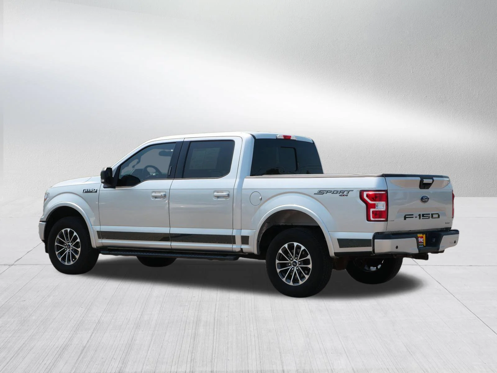 Used 2018 Ingot Silver Metallic Ford XLT image 5