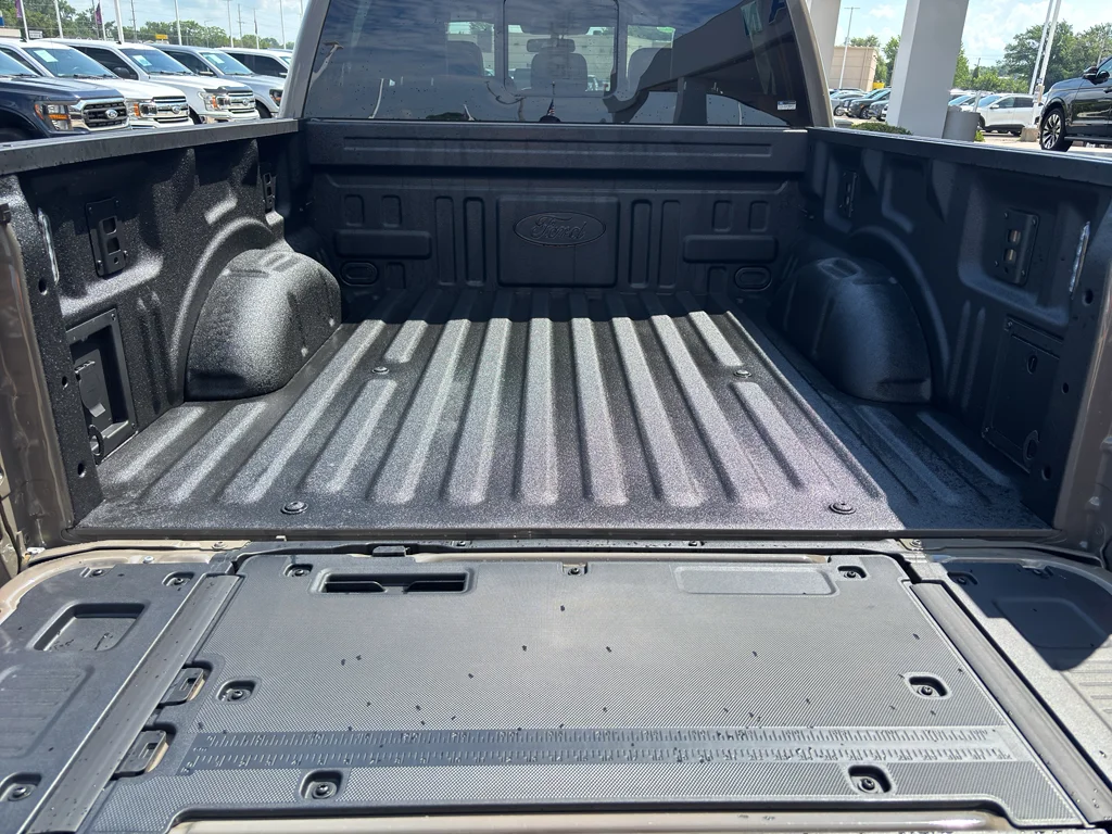 New 2026 Marsh Gray Ford Lariat image 5