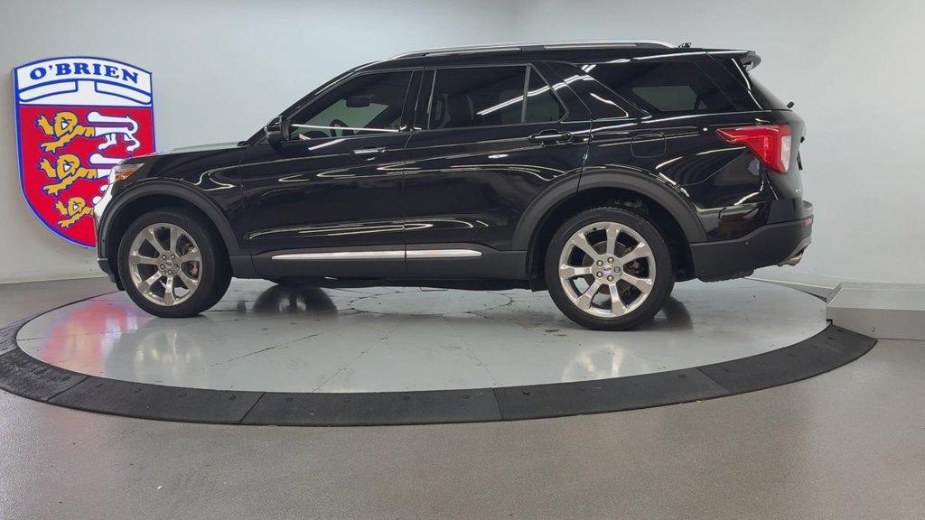 Used 2020 Black Metallic Ford Platinum image 7