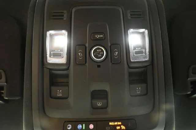 Used 2025 Silver GMC AT4 image 29