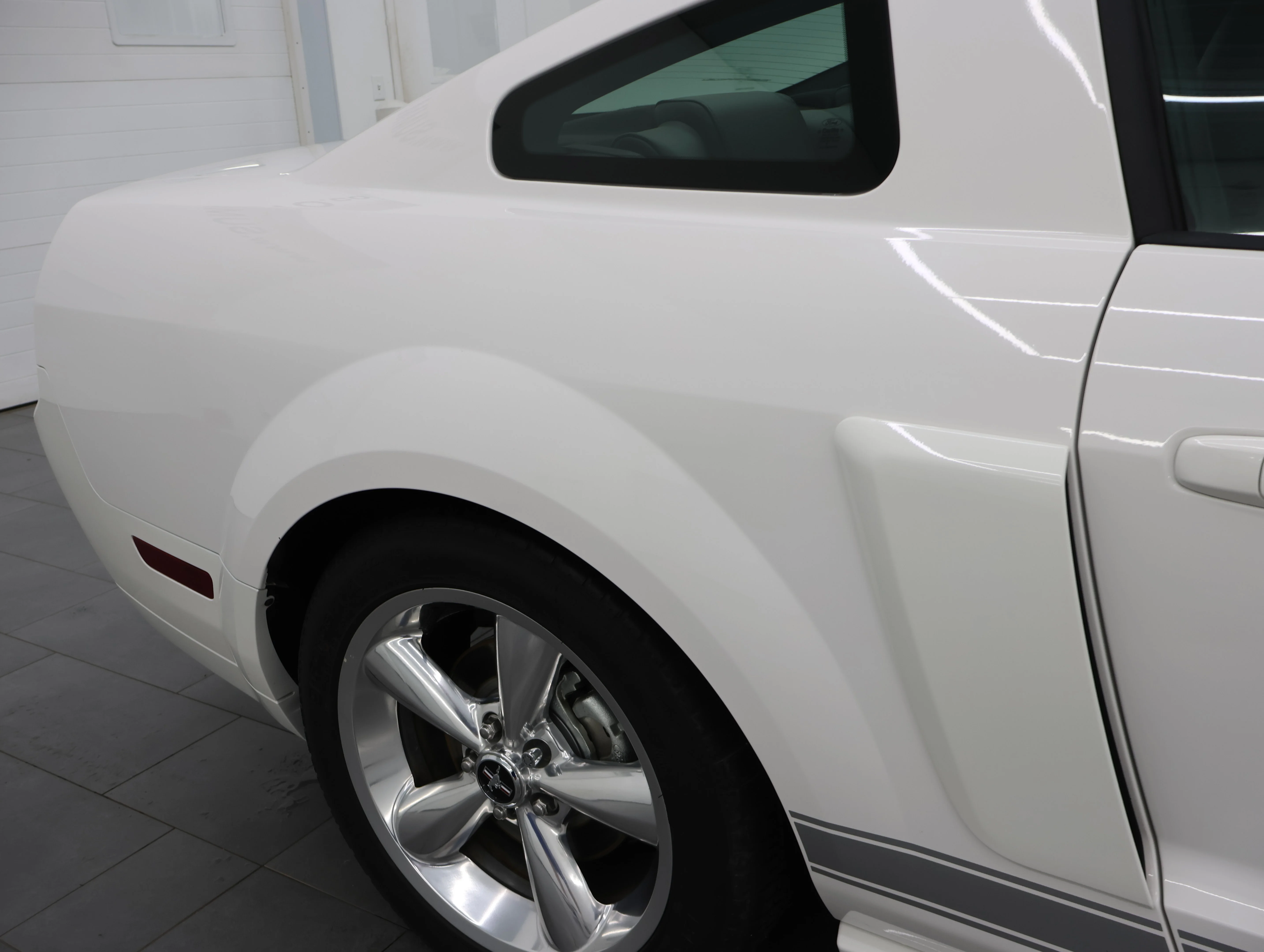 Used 2007 Performance White Ford GT Premium image 27