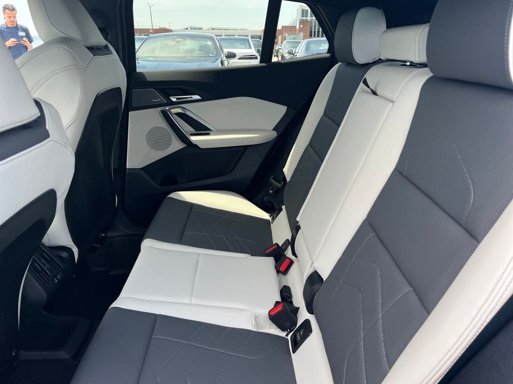 Used 2026 Blue BMW xDrive28i image 25