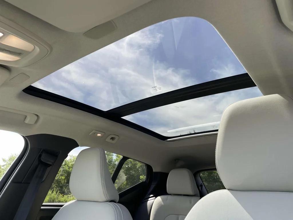 2026 Volvo XC40 Plus - Photo 10