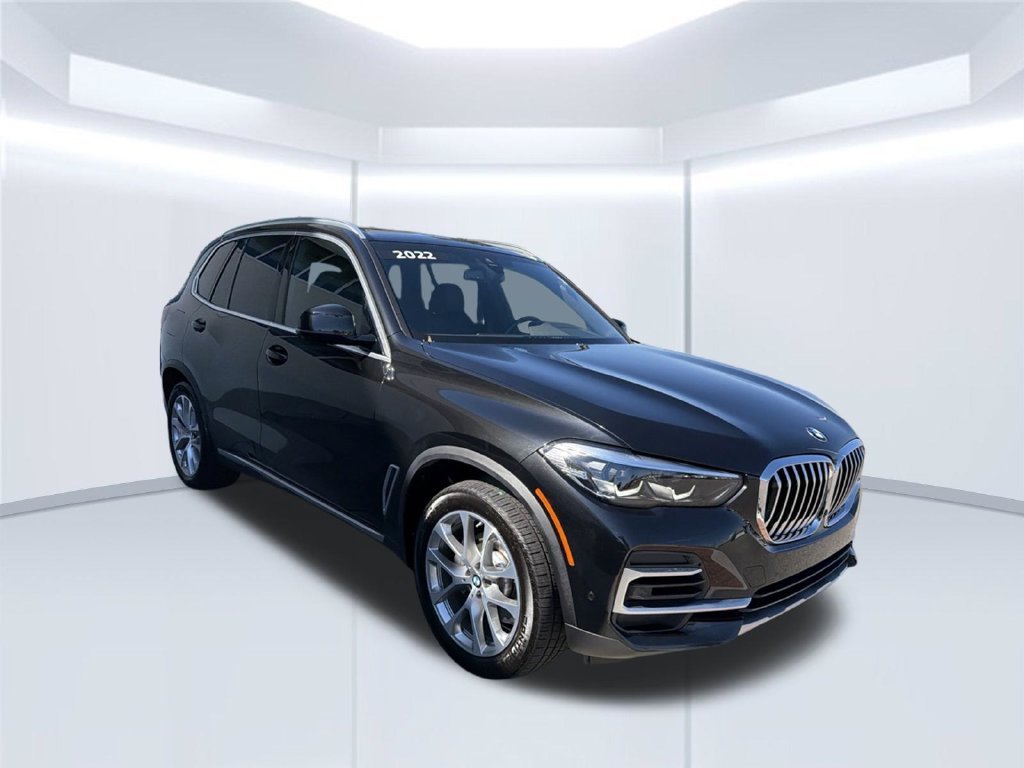 Used 2022 Black BMW sDrive40i image 9