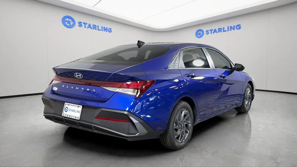 Used 2024 Blue Hyundai SEL image 8