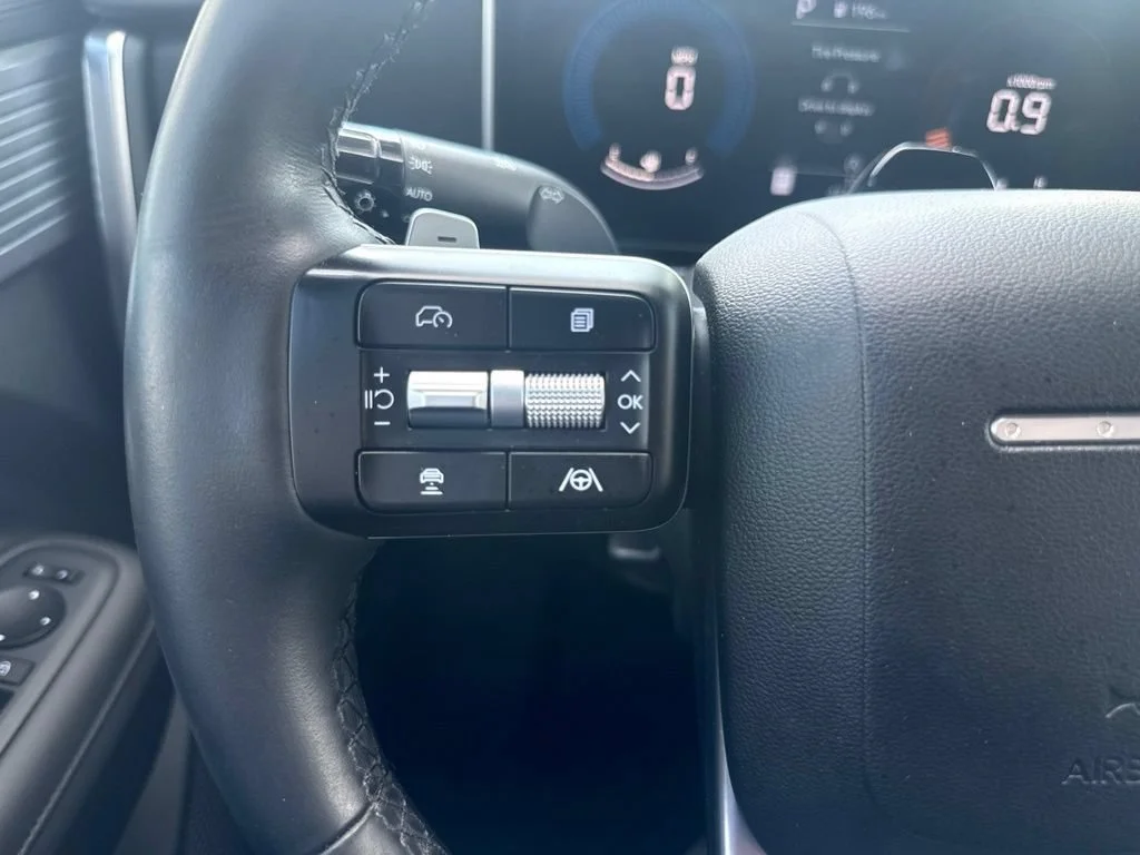 Used 2024  Hyundai SEL image 17