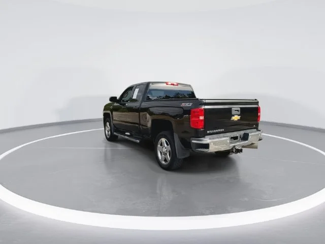 Used 2015 Black Chevrolet LT image 9