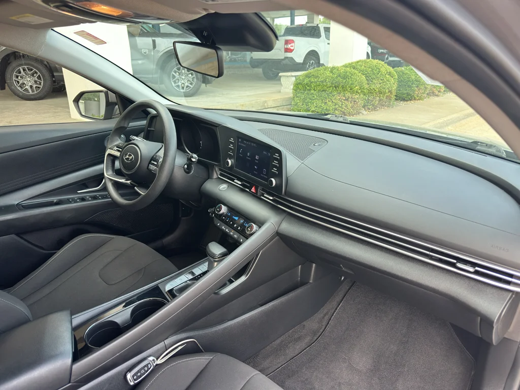 Used 2023 Fluid Metal Hyundai Blue image 30