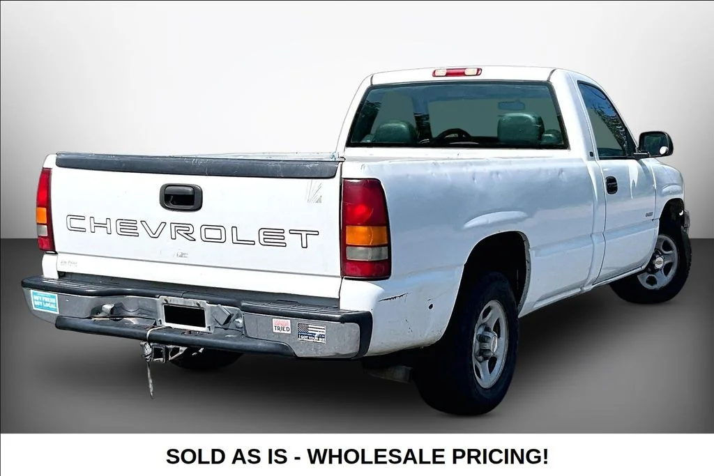 Used 2002 White Chevrolet Base image 6