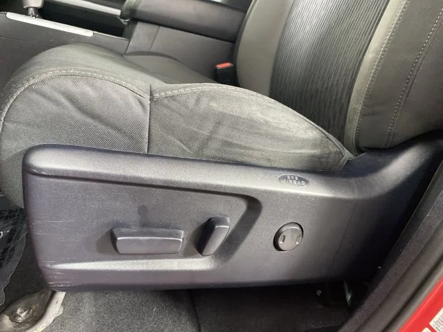 Used 2014 Red Toyota SR5 image 15