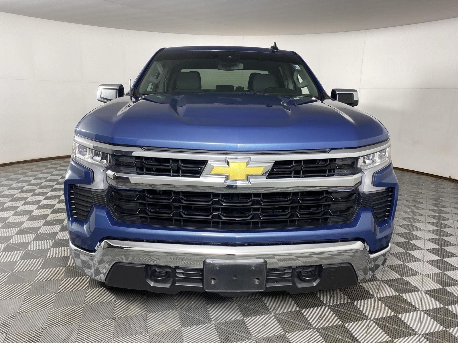 Used 2024 Lakeshore Blue Metallic Chevrolet LT image 2