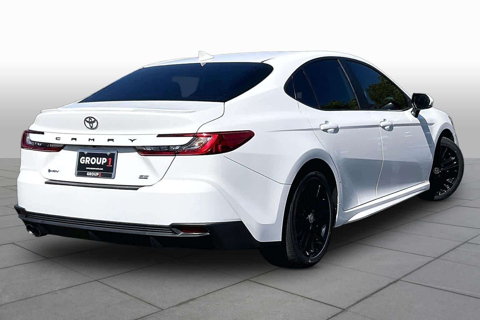 Certified Used 2025 Ice Cap Toyota SE image 12