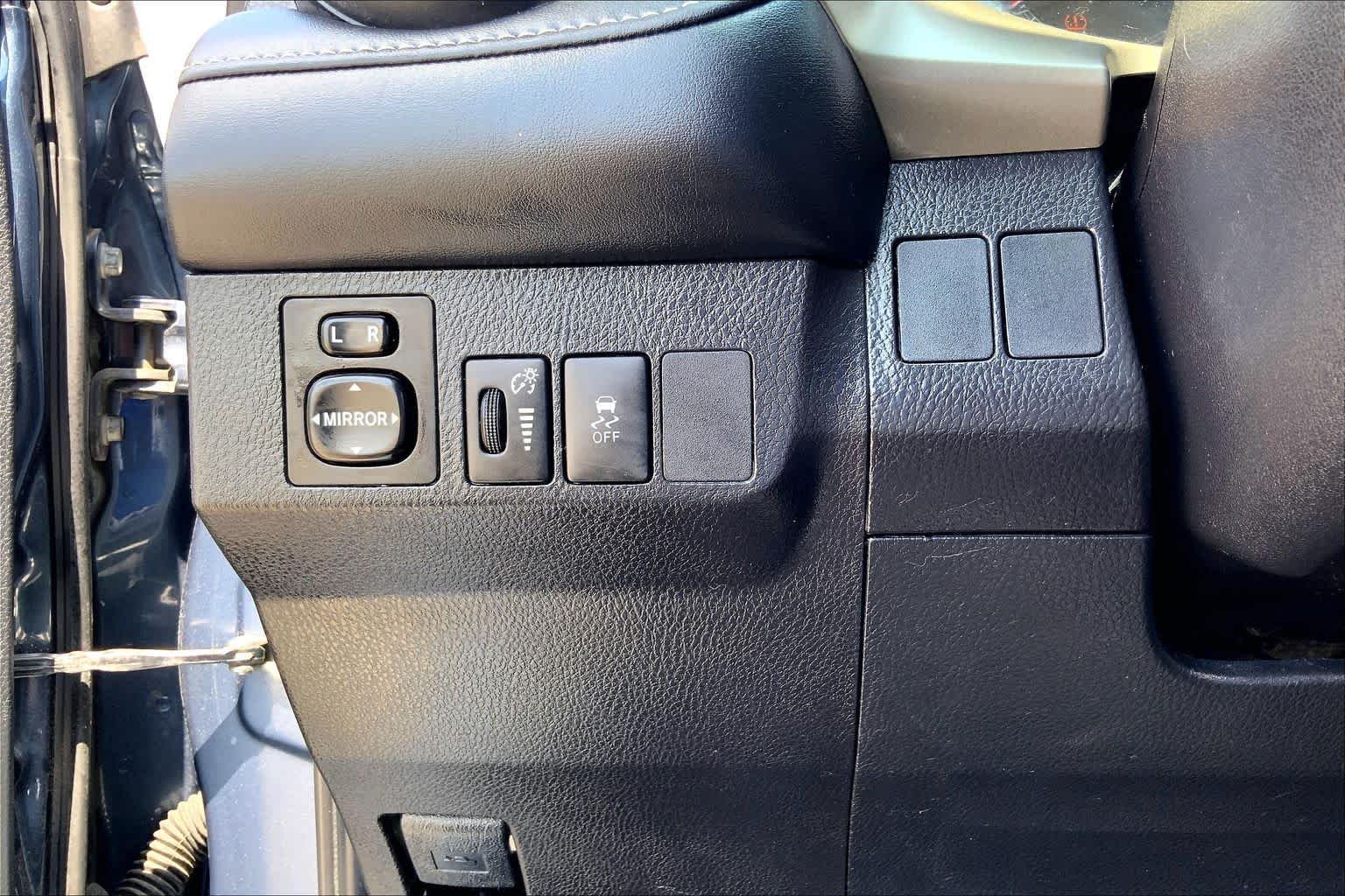 Used 2014 Shoreline Blue Metallic Toyota XLE image 33