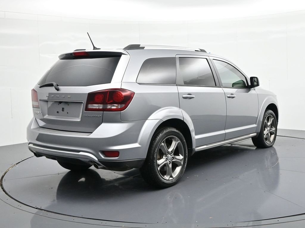 Used 2017 Billet Clearcoat Dodge Crossroad image 6