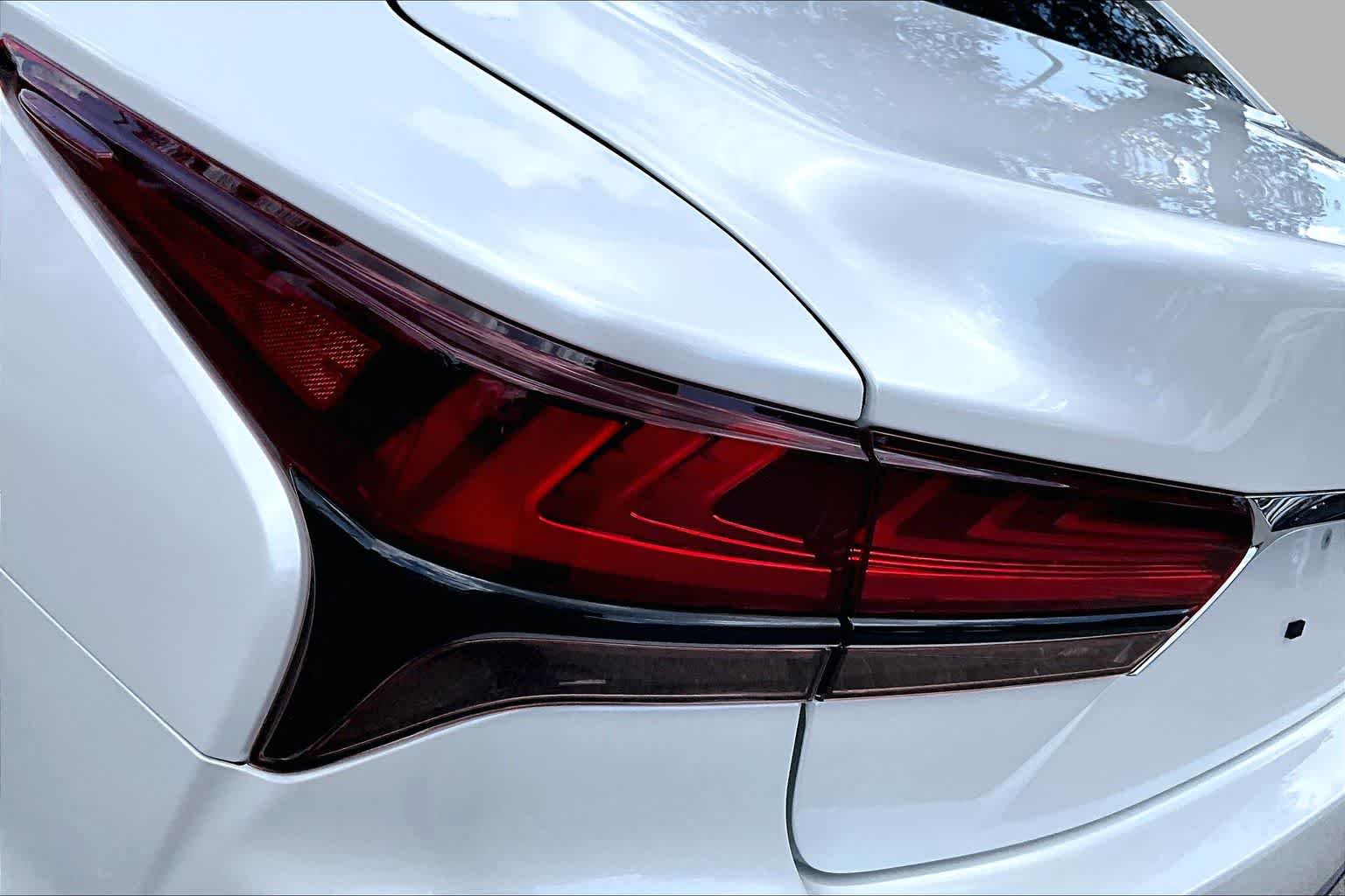 Used 2024 Eminent White Pearl Lexus  image 29