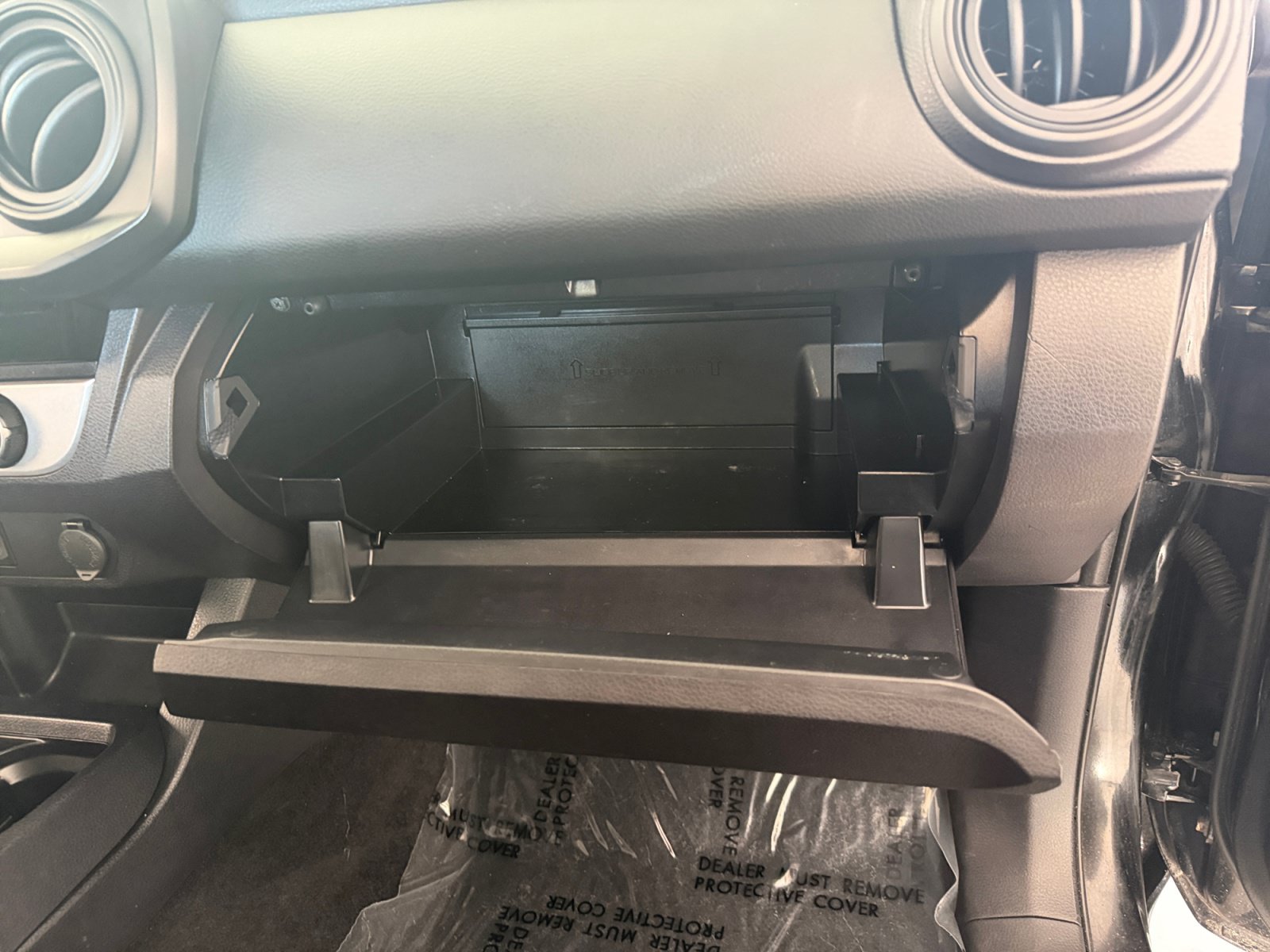 Used 2018 Midnight Black Metallic Toyota SR image 27
