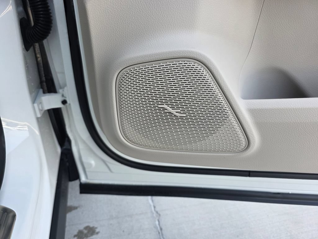 New 2026 Polar White Mercedes-Benz GLA 250 image 47