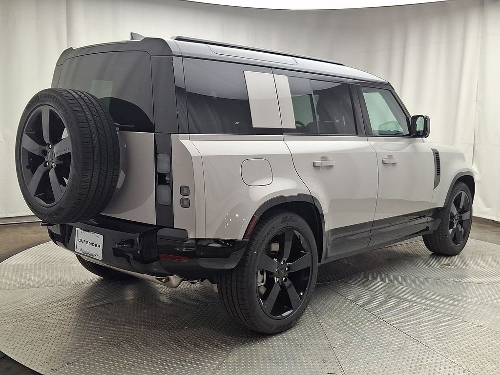 New 2026 Borasco Grey Land Rover X-Dynamic SE image 3