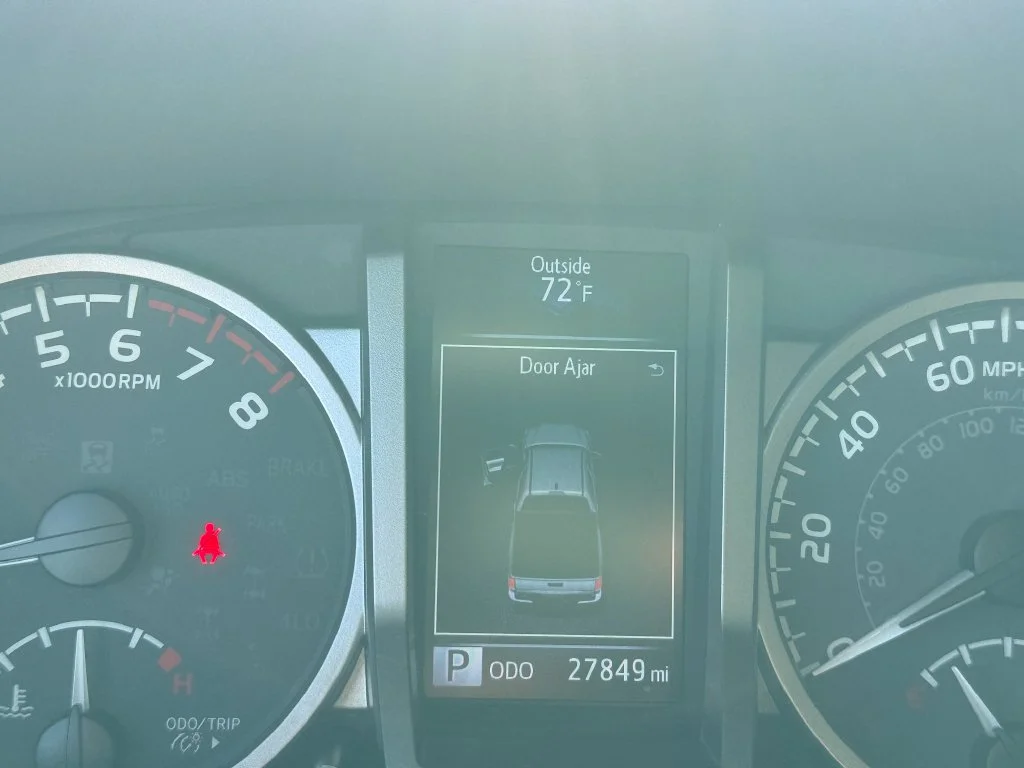 Used 2022 White Toyota SR5 image 16