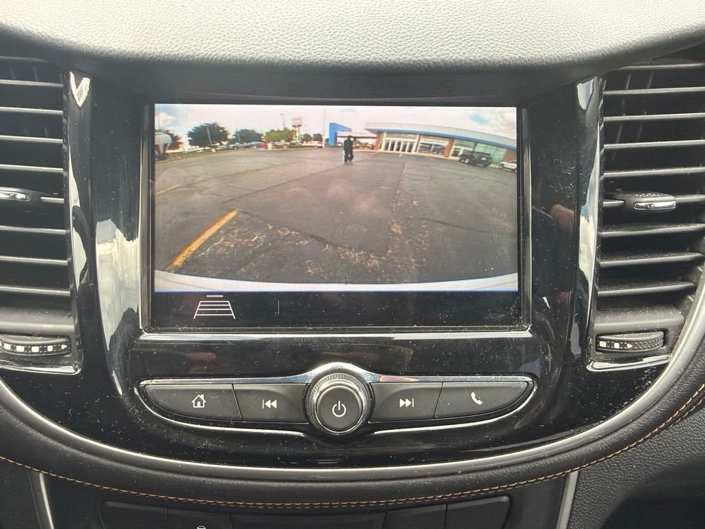 Used 2018 White Chevrolet LT image 10