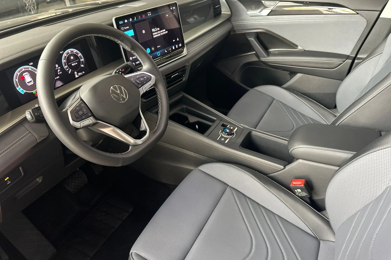 New 2026 Black Volkswagen 2.0T SE image 8