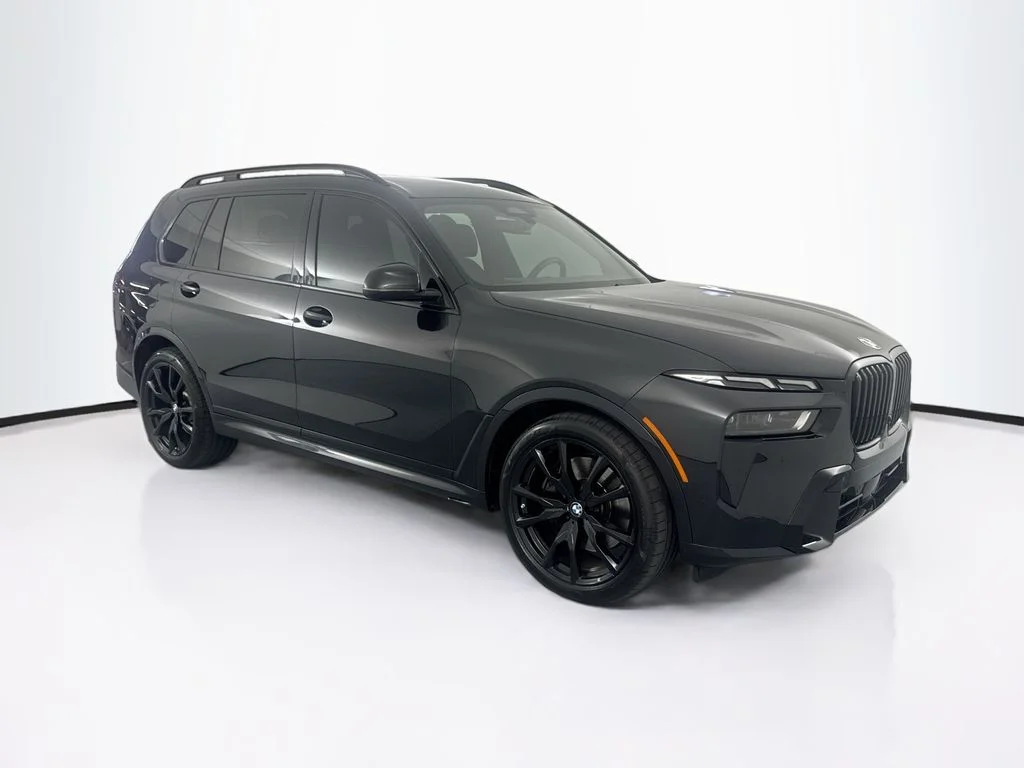 Used 2023 Black BMW xDrive40i image 3