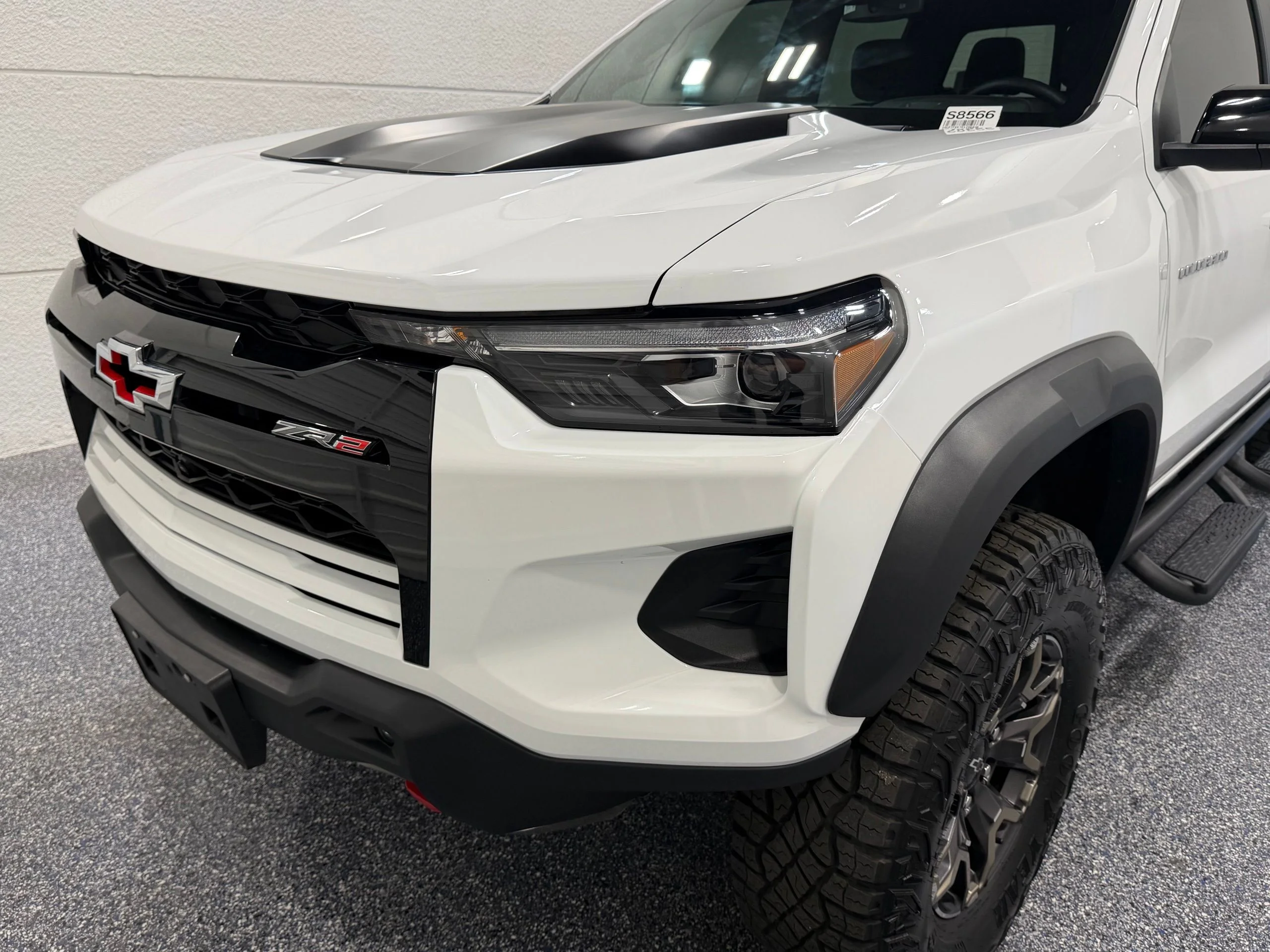 Used 2024 White Chevrolet ZR2 image 15