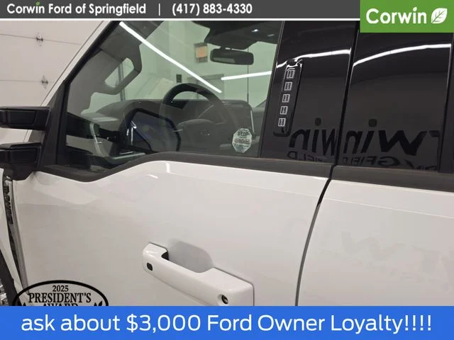 New 2026 Oxford White Ford F-250® XLT image 21