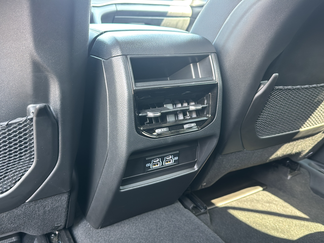 Used 2024 White Jeep Laredo X image 28
