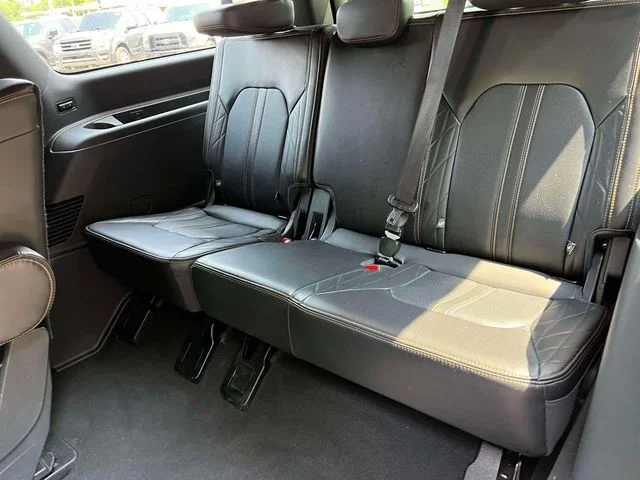 Used 2024 Black Metallic Ford Platinum image 19