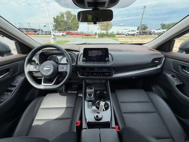 Certified Used 2023 Gun Metallic Nissan SV image 18